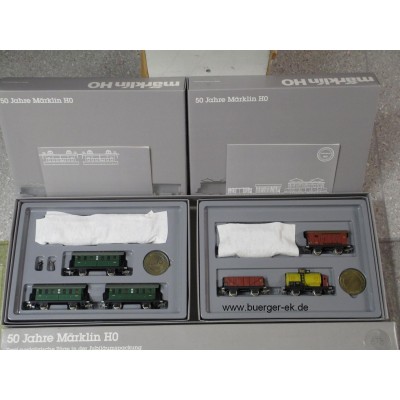 Nostalgie-Jubiläumspackung mit 1 Güterzug und 1 Personenzug