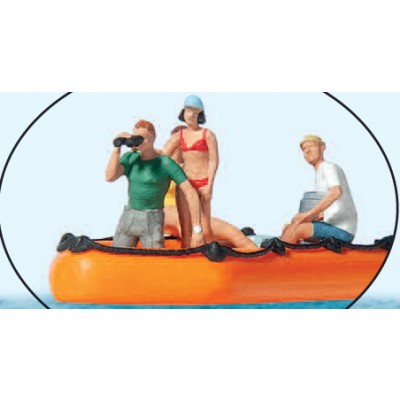 Familie im Schlauchboot