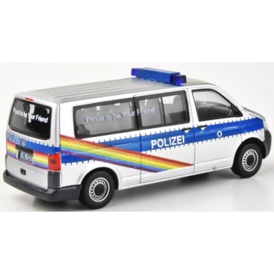 VW T5 LR 10 Funkstreifenwagen der Polizei Bremen,, silber/blau mit regenbogenfarbenen Streifen, PROUD to be Your Friend