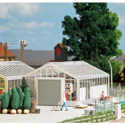 Gartencenter / Gewächshaus, Stahlkonstruktion mit Verglasung, Oberlichter zum öffnen, Größe: 14,2 x 9 x 6 cm, Bausatz