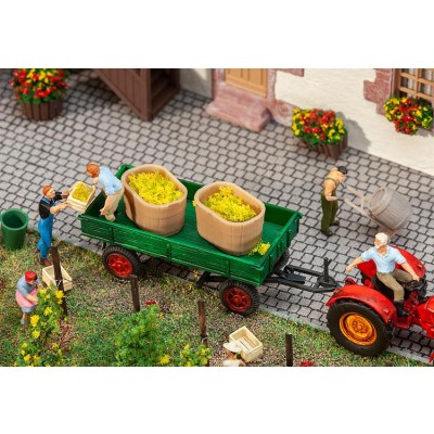 2 Holzfässer und 2 Bottiche