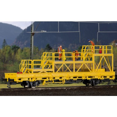 Niederbordwagen mit Arbeitsbühne GleisBau