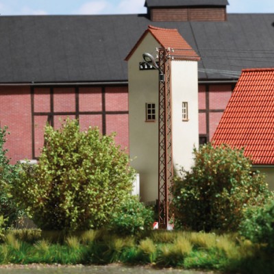 Gittermastleuchte, verrostet, gelb, eckig, Metall, Fertigmodell