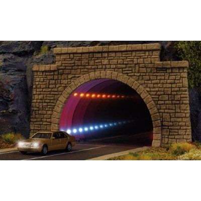 Straßentunnel mit LED Spiegeleffekt und Tiefenwirkung