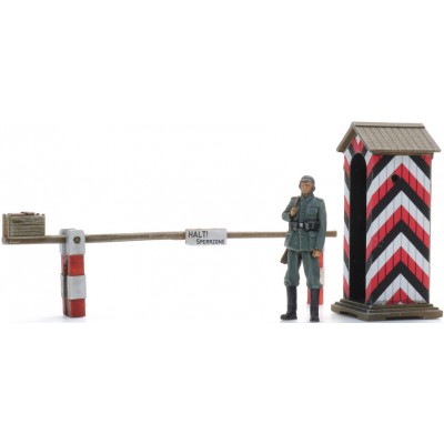 Wehrmacht, Schilderhaus & Wachsoldat, mit Schranke, Spur TT