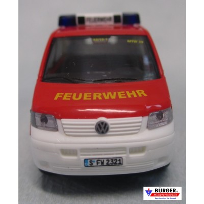 VW T5 LR Bus, Feuerwehr Stuttgart, Abteilung Weilimdorf, rot mit gelbem Streifendesign, 32/19-1, MTW 29, S-FW 2321