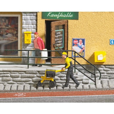 Postzustellung, Briefträger mit Zustellwagen.