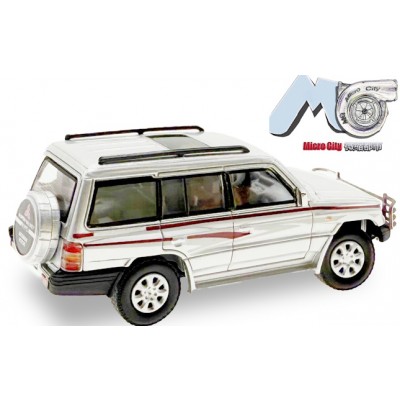 Mitsubishi Pajero, silber, (MicroCity 87)